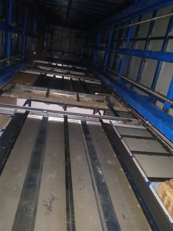 云南省疾控倉(cāng)庫(kù)運(yùn)送疫苗液壓貨梯案例