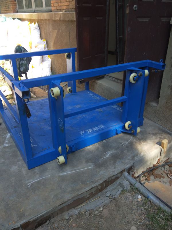 云南省疾控倉(cāng)庫(kù)運(yùn)送疫苗液壓貨梯案例